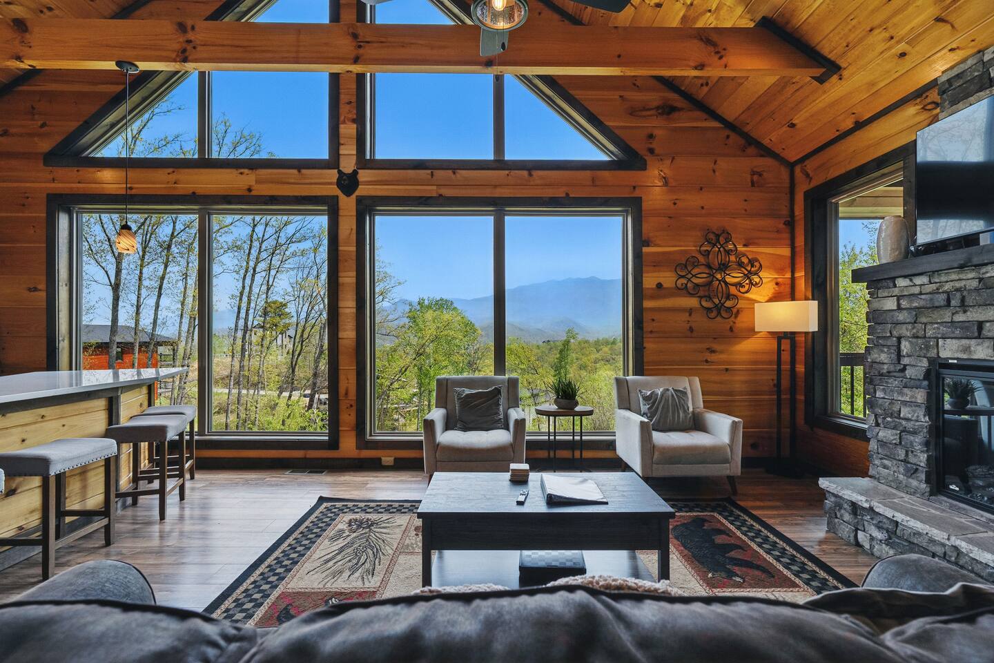 Sweetgum Lodge Panoramic View, Hot Tub, Game Room