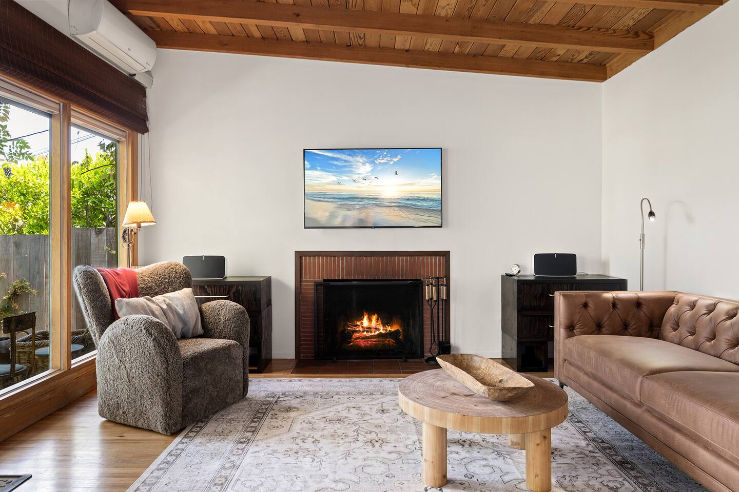 Elegant Santa Monica 2BR/1BA w W/D and Lush Garden