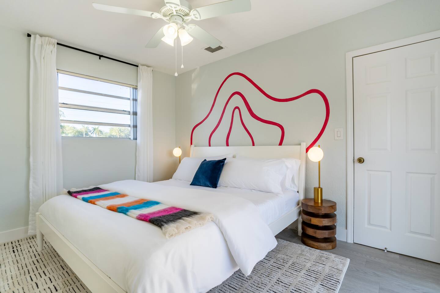 Tropical Retreat on Sheridan l Near Beach and Parks — photo 2