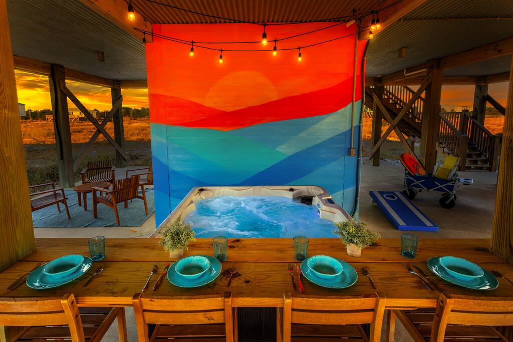 Hot Tub, Across From Beach, Views, Dog Friendly