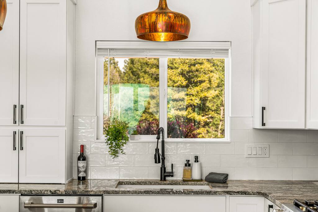 ViewHouse | Hot Tub | Trails