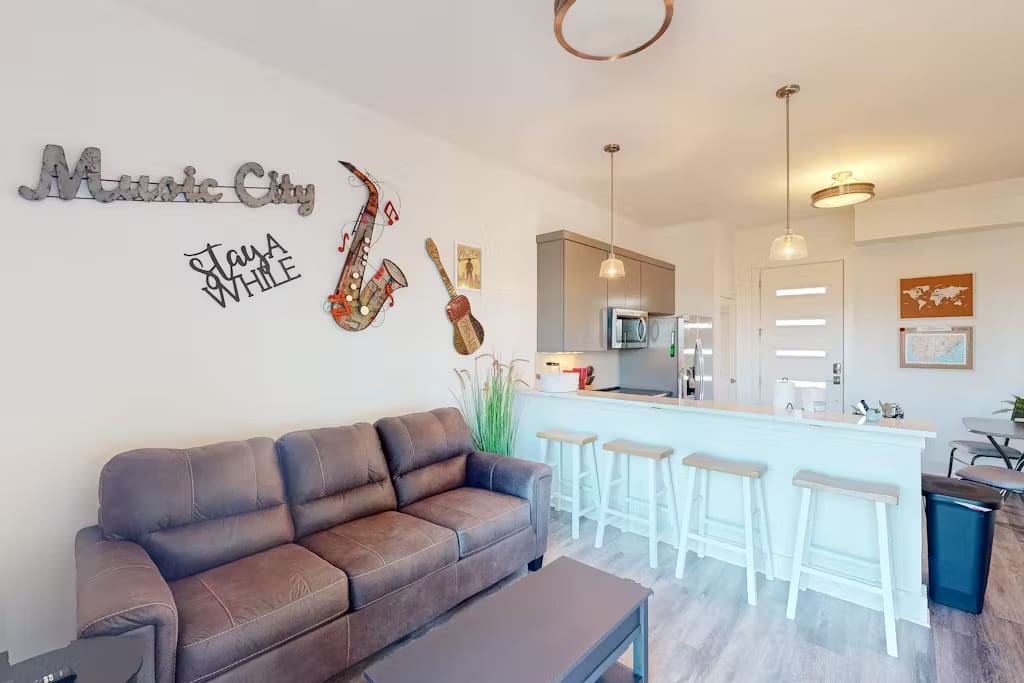 Chic 1BR Condo Near Broadway & Music Row