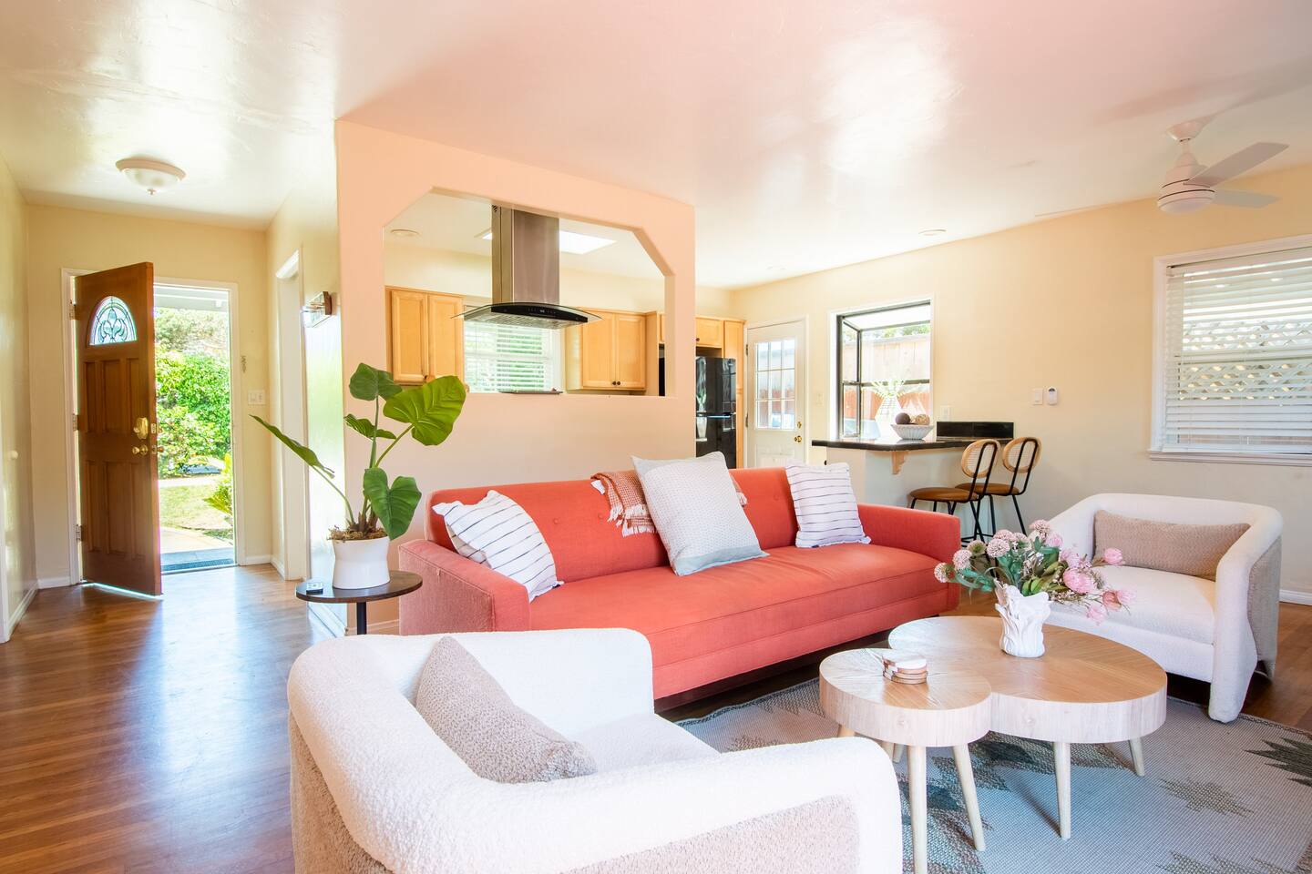 Walk to Beach • La Jolla Home + Free Parking