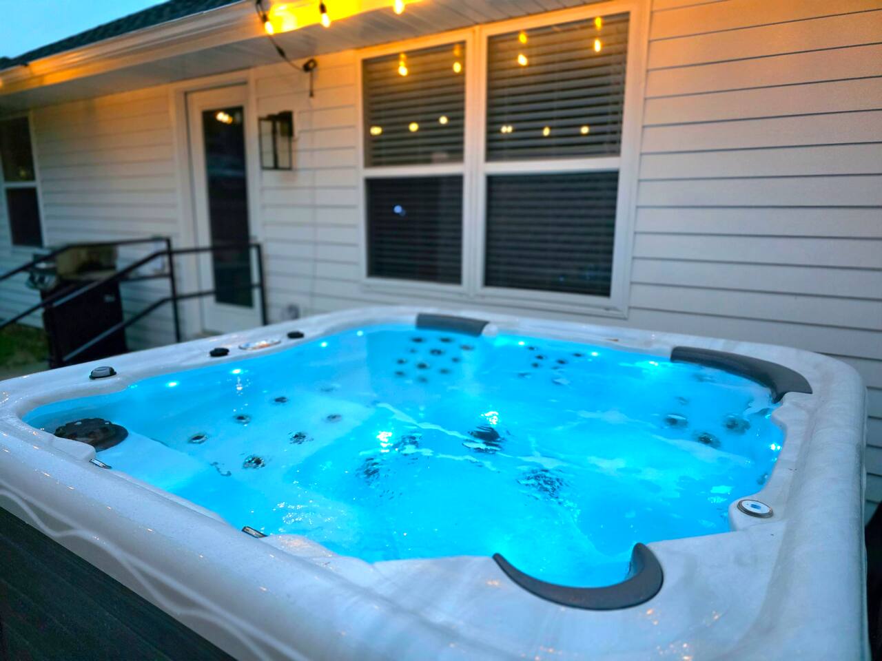 Modern Retreat w/ Hot Tub, Game Room & King Suite