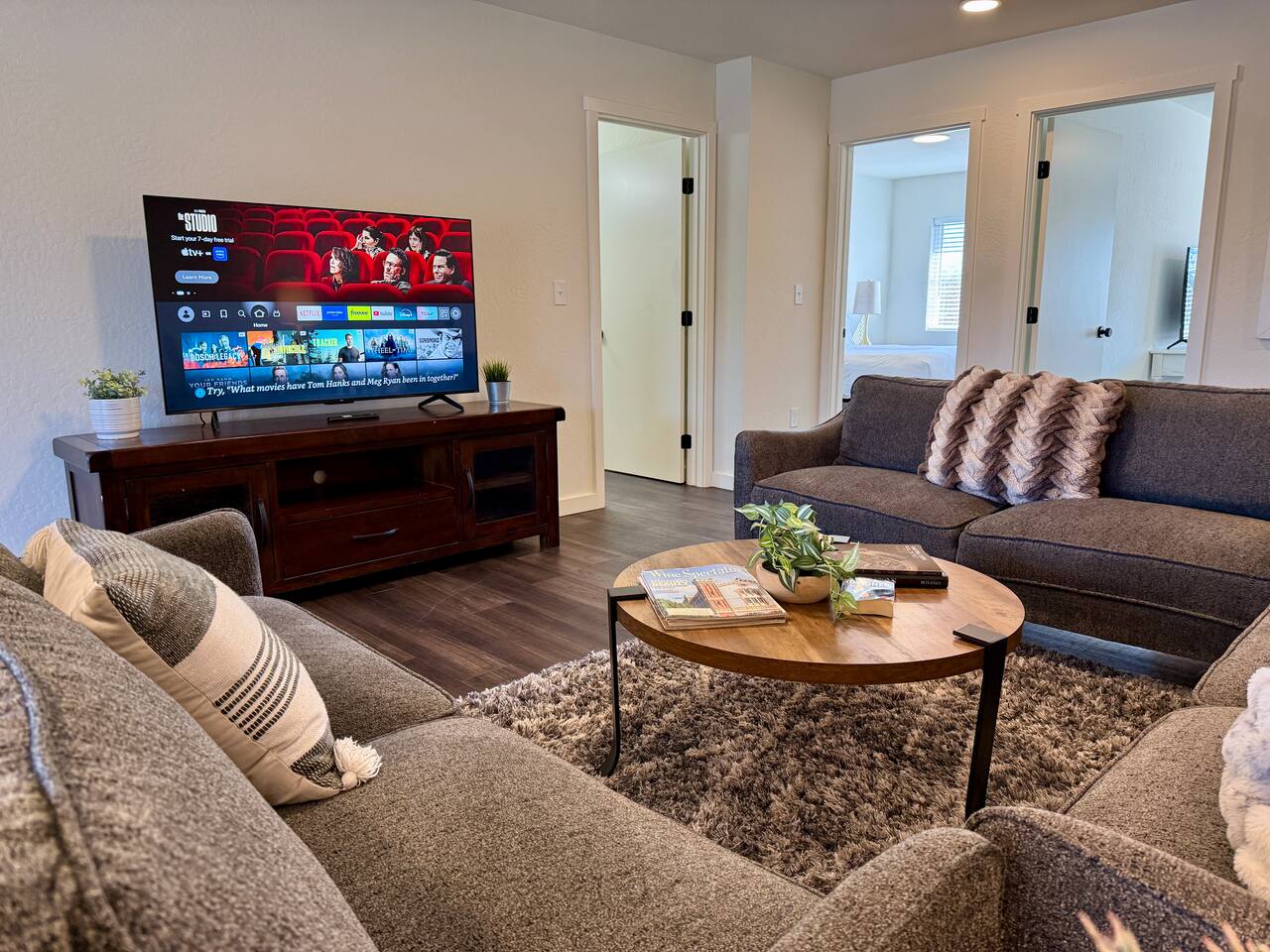 Homestead Village - Two Bedroom Condo Top Floor - Apartment