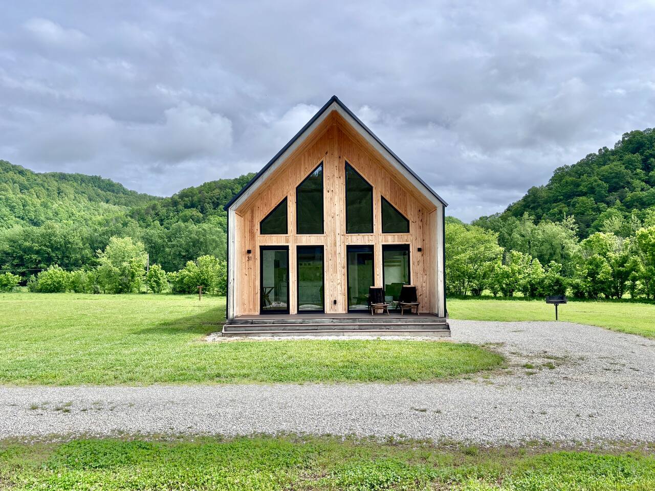 Knob Hill at Three Suns Cabins