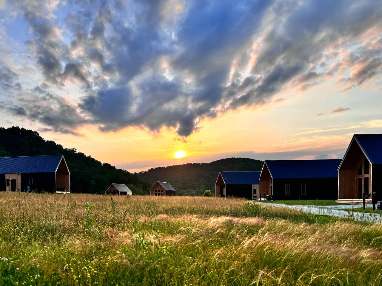 Three Suns Cabins | Full Property | 8 Cabins