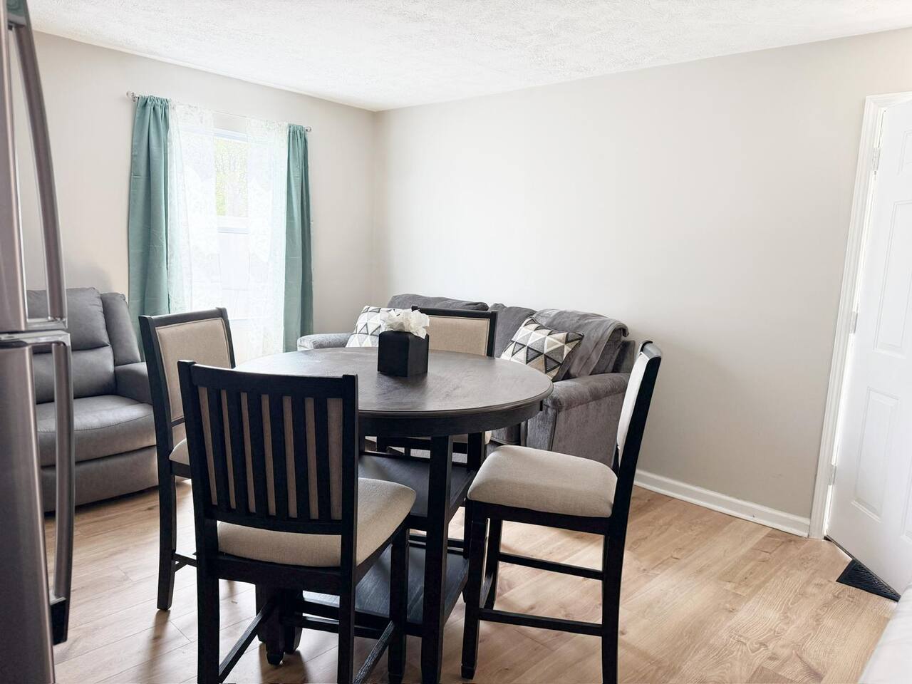 5th Street Retreat - KING 1BD-1BA Apt in Henderson