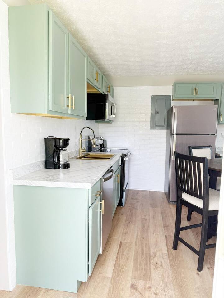 5th Street Retreat - KING 1BD-1BA Apt in Henderson photo 5