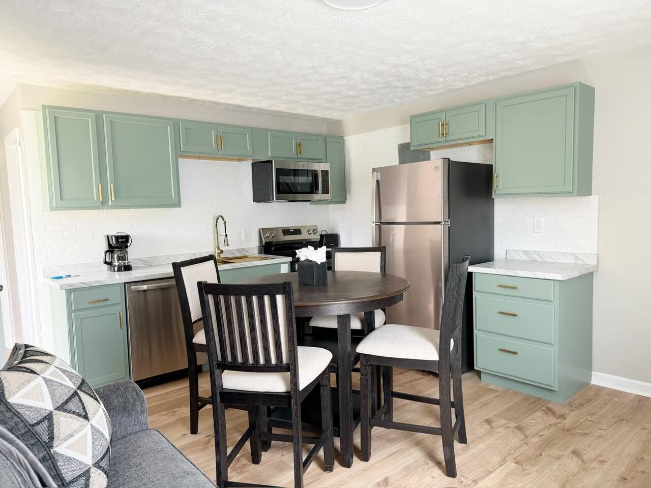 5th Street Retreat - KING 1BD-1BA Apt in Henderson