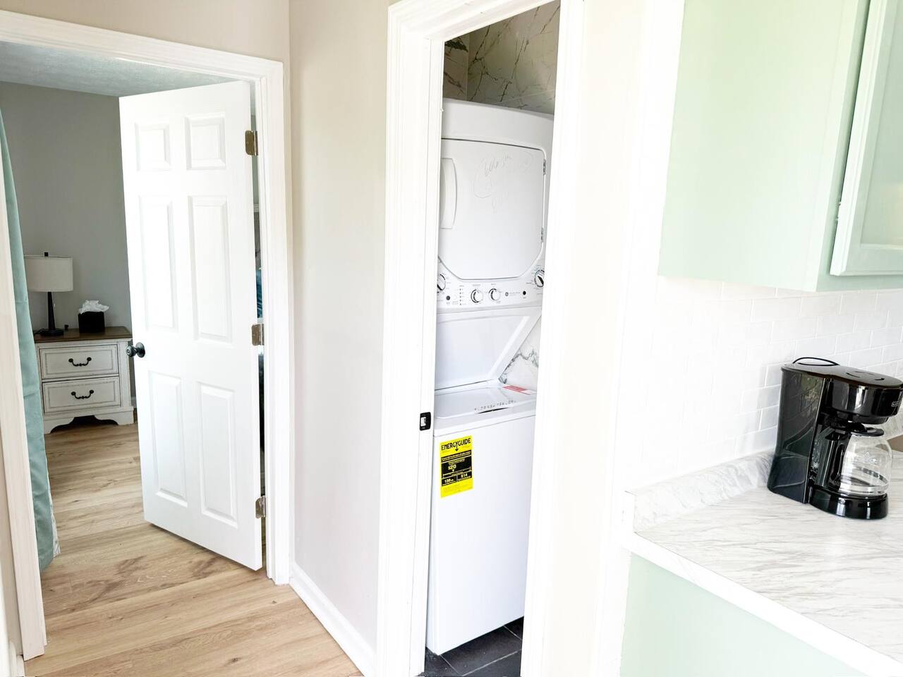 5th Street Retreat - KING 1BD-1BA Apt in Henderson