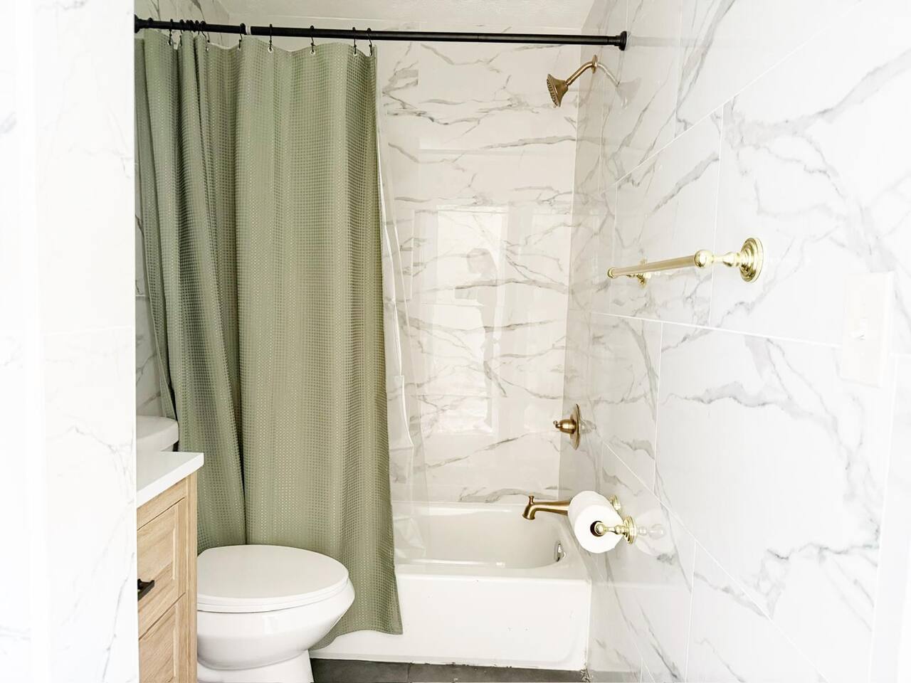 5th Street Retreat - KING 1BD-1BA Apt in Henderson