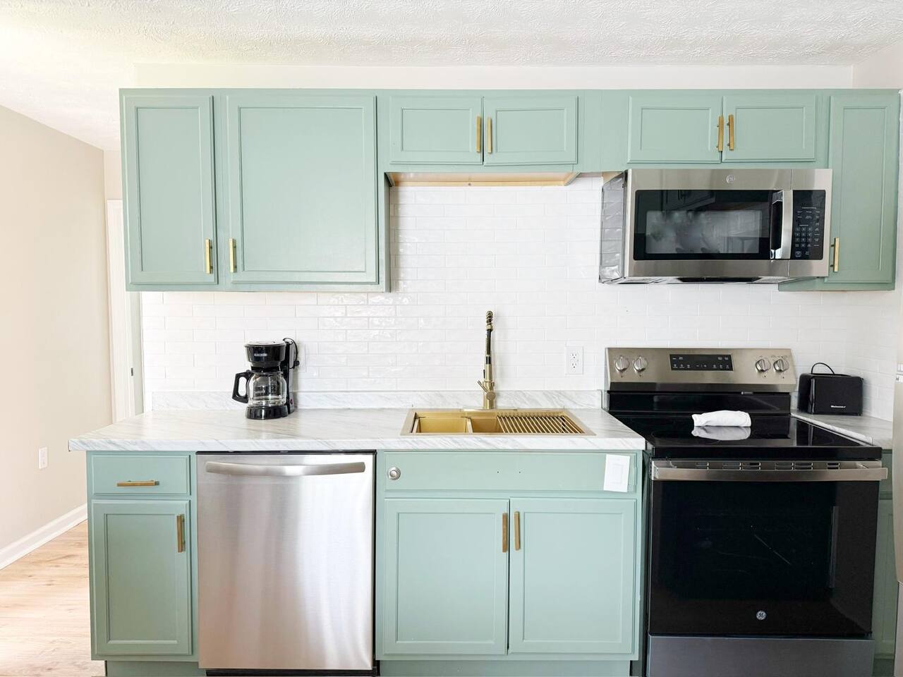 5th Street Retreat - KING 1BD-1BA Apt in Henderson