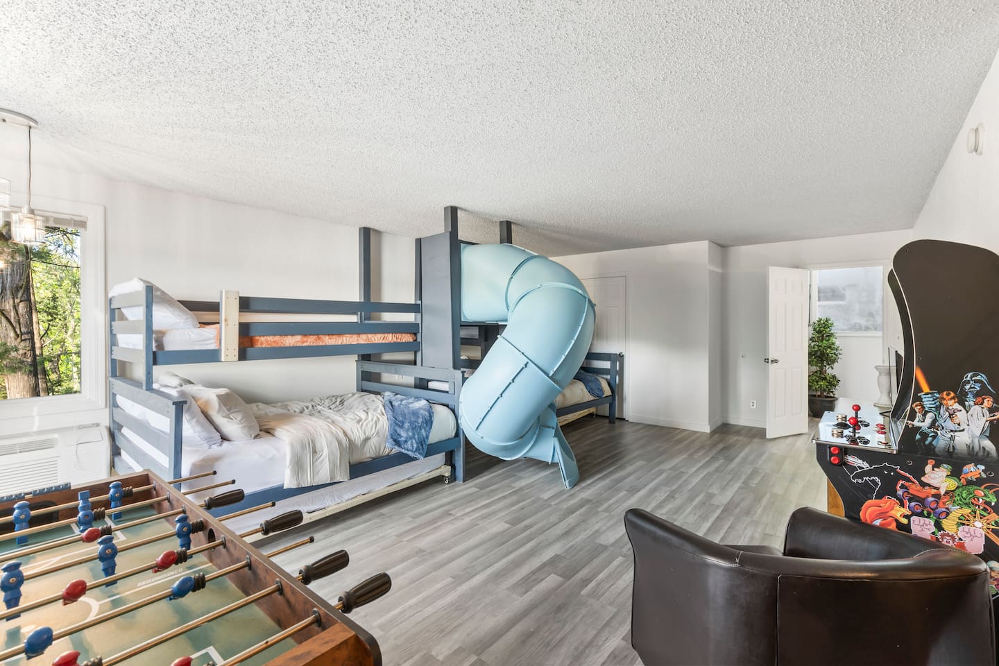 5BR Lakefront Sleeps 22 | Deck, Dock & Hot Tub!