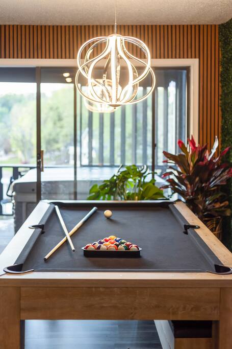 Lakefront Fam Home| Kid's Room and Games