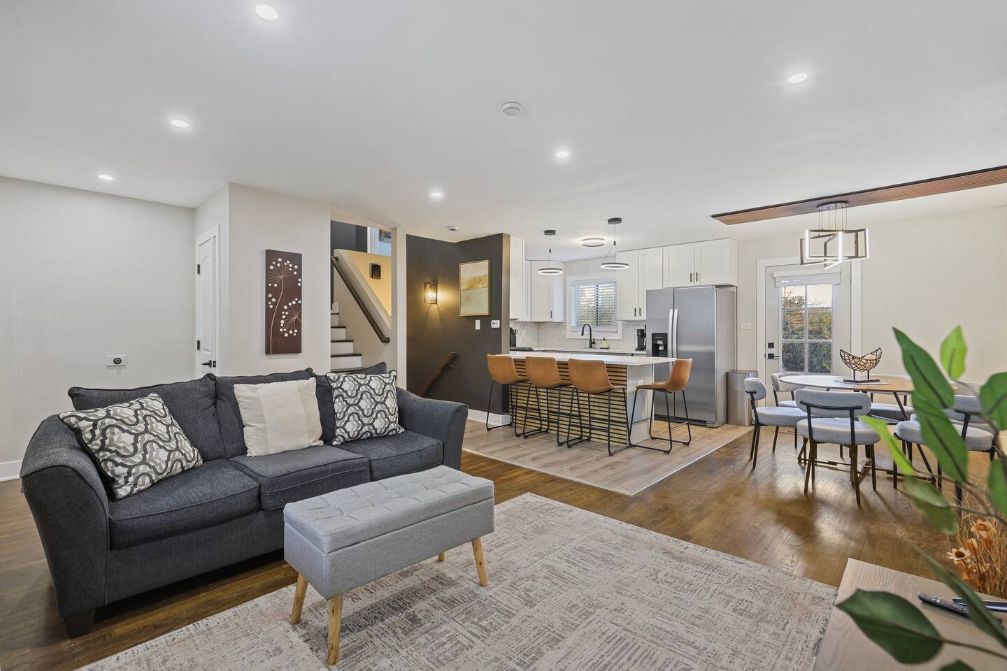 Daydream: Spacious 5BR-2BA-Newly Remodeled!