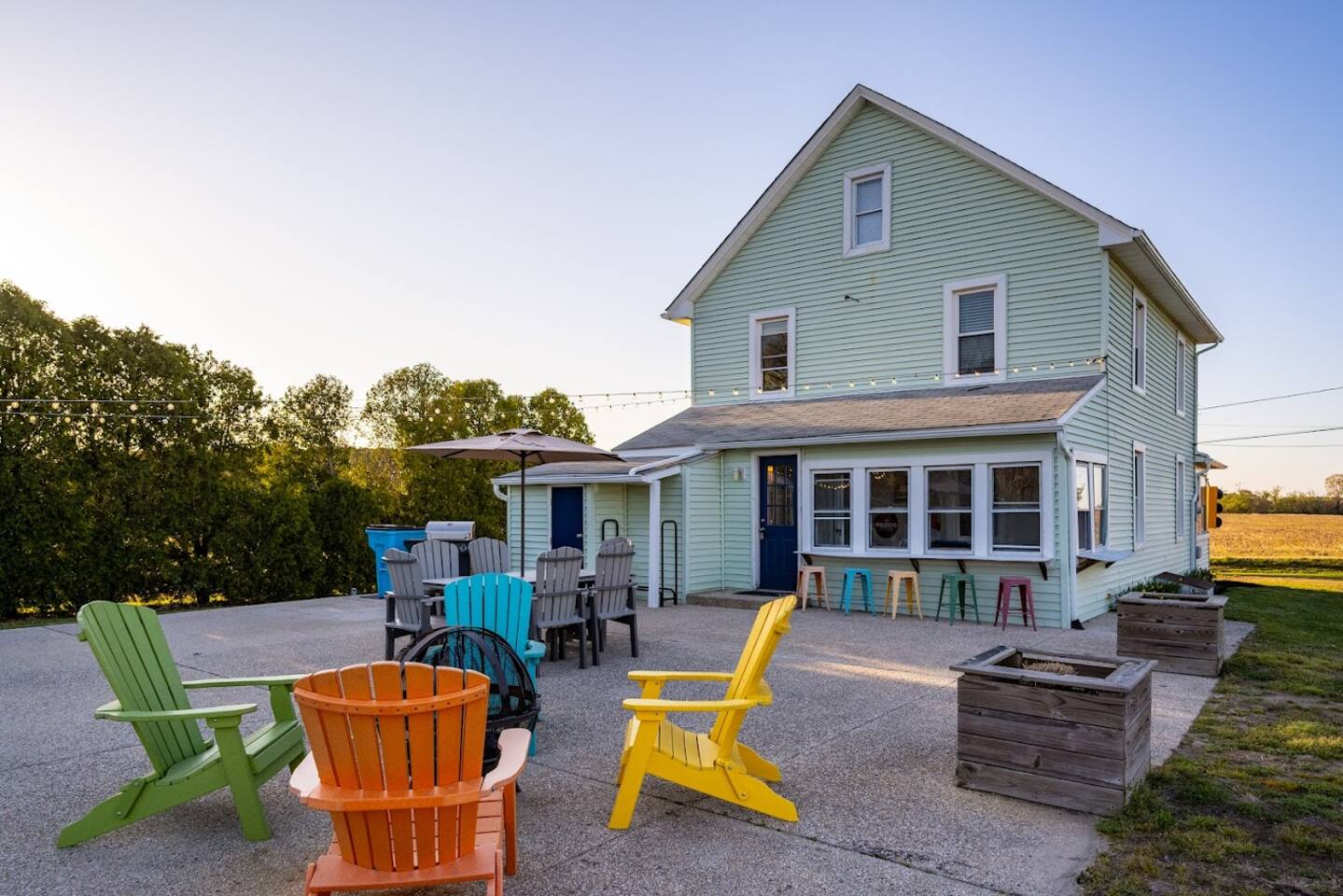 CozyCottage Mins 2 Beach - OutdoorDining & Firepit