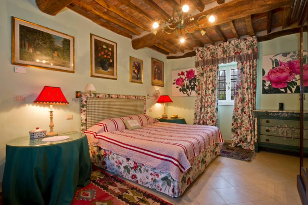 Luxury double ensuite in Tuscan Farmhouse + Pool