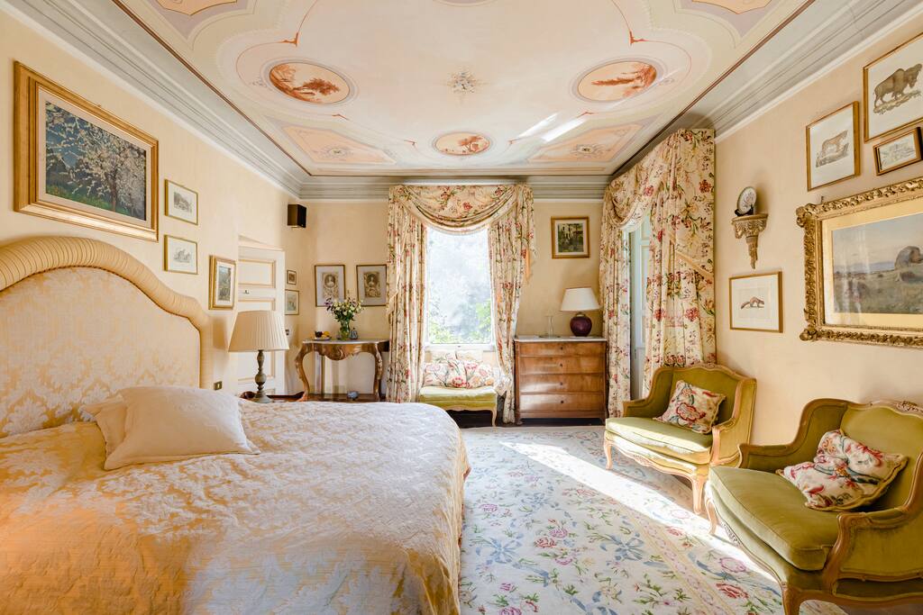 Deluxe Suite with jacuzzi in Tuscan Villa + Pool