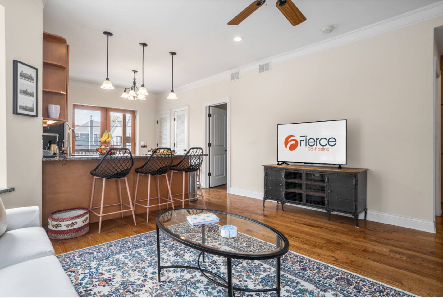 Furnished 2BR North Center | Transit & Wrigley