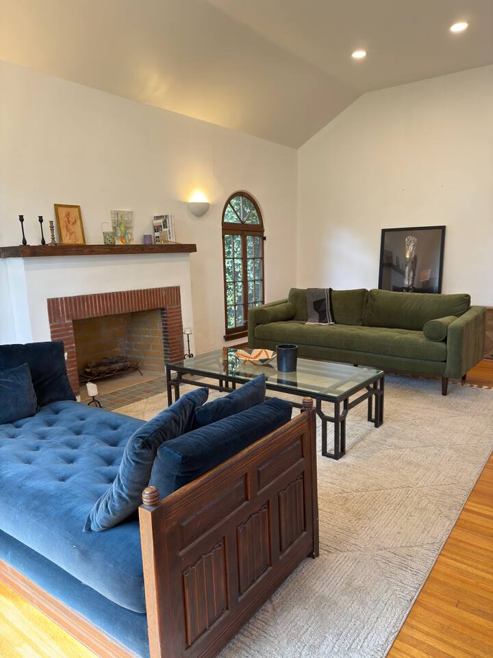 1924 Spanish Casita (Hancock Park)