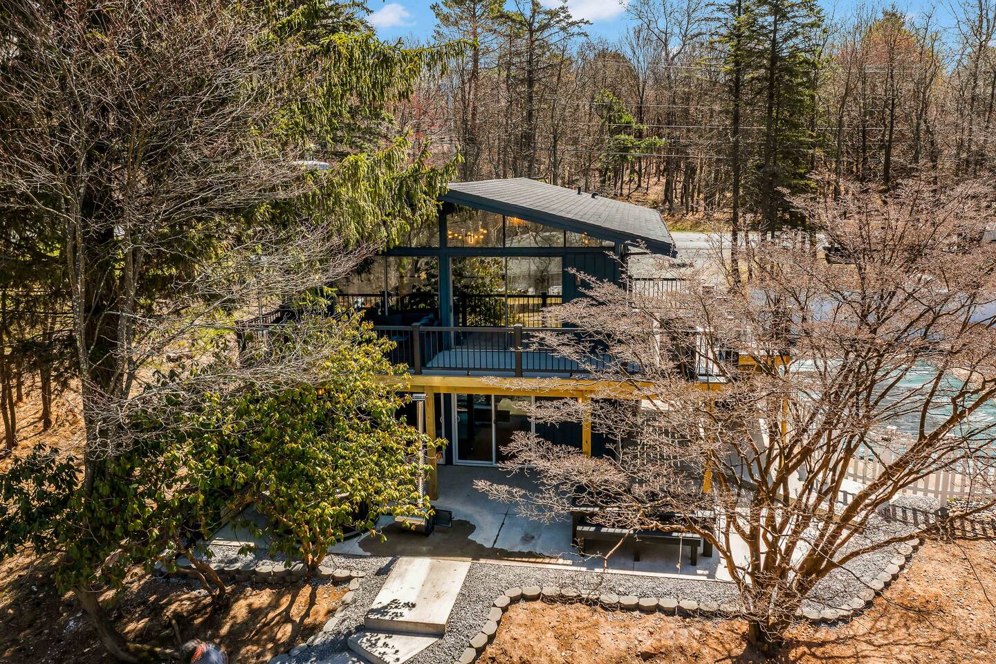 Newest BLVCK Cabin 4 w/Pool & Hot tub & Outdoor TV