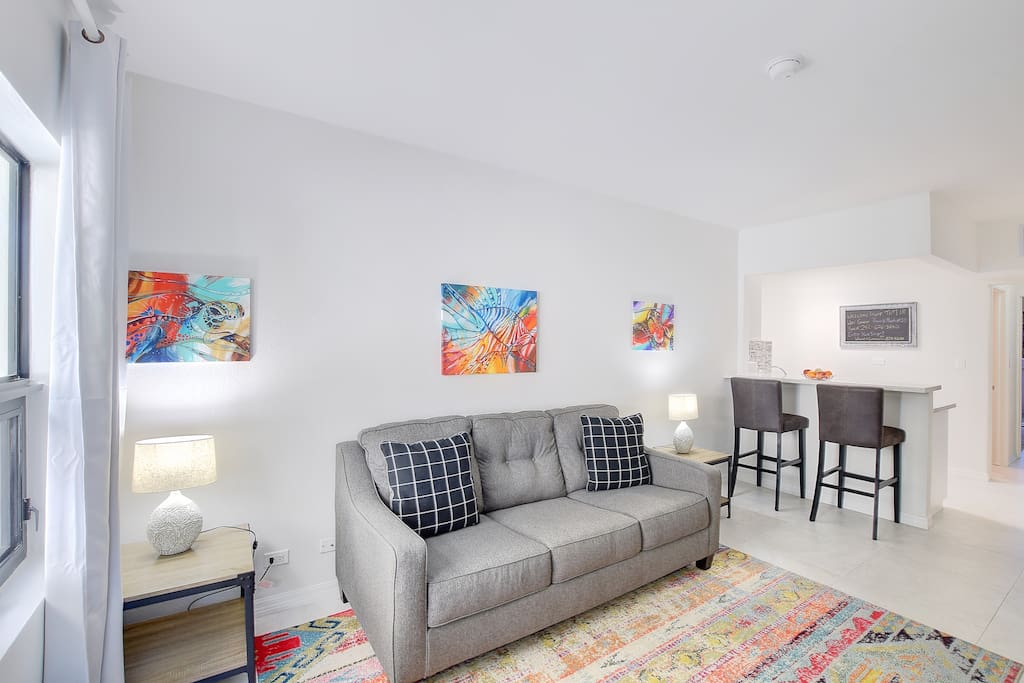 Modern condo: Steps from Atlantis & Beach