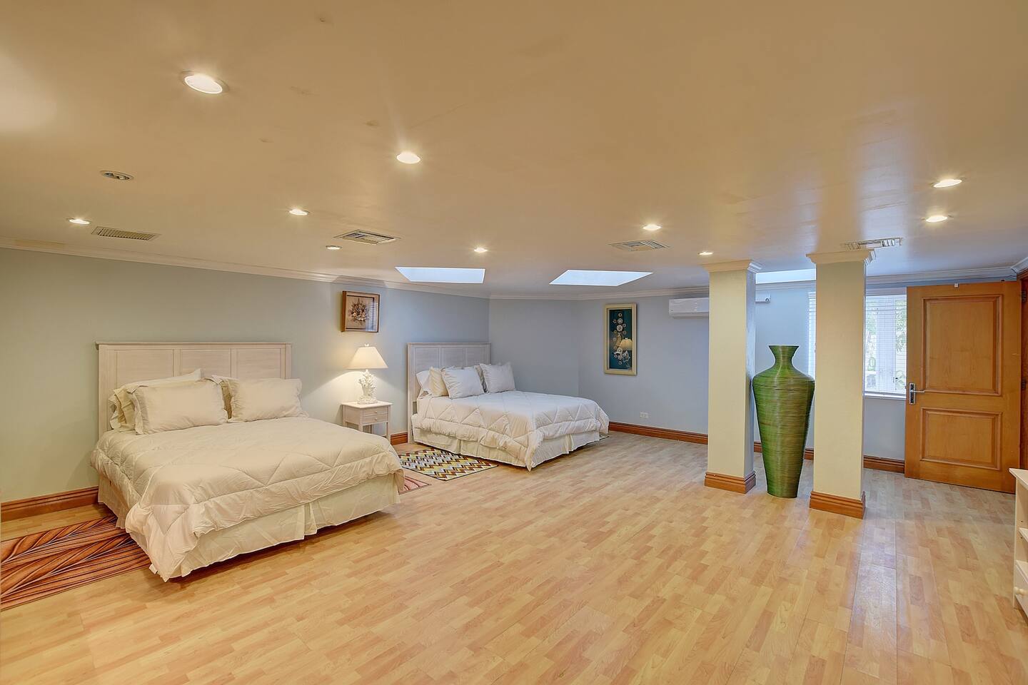 Charming condo near Atlantis, beach, and more!