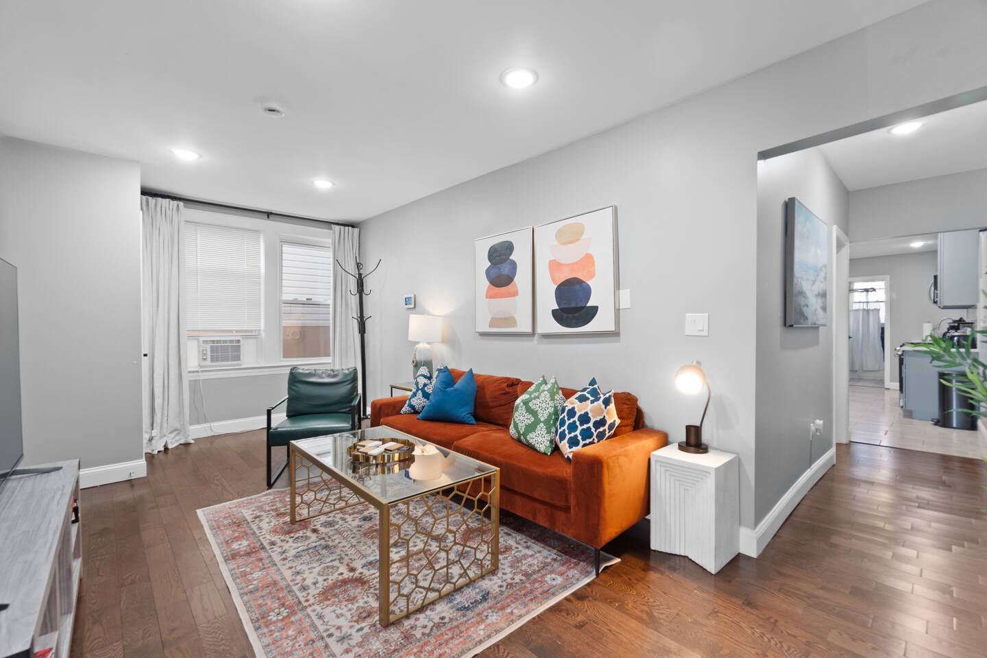 Family Home Near NYC with Free Parking