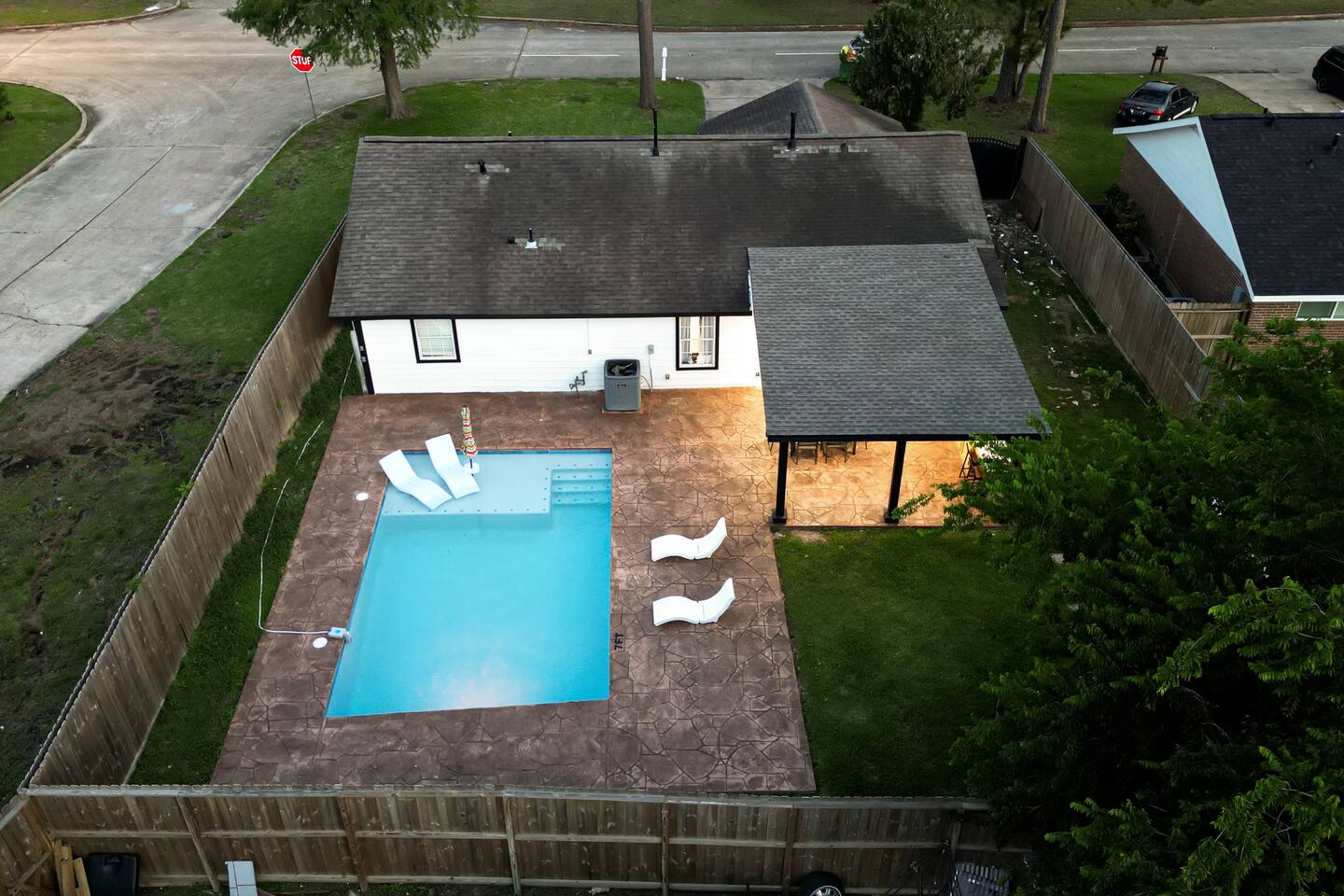 Newly updated Cozy Home with Pool, Patio, BBQ! 5BR