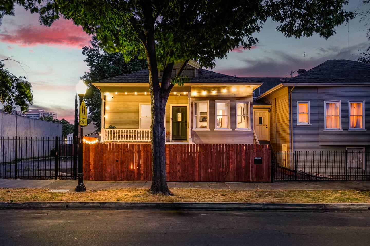 The Dougie|Fire Pit|Historic Neighborhood|Parking - Holiday Home