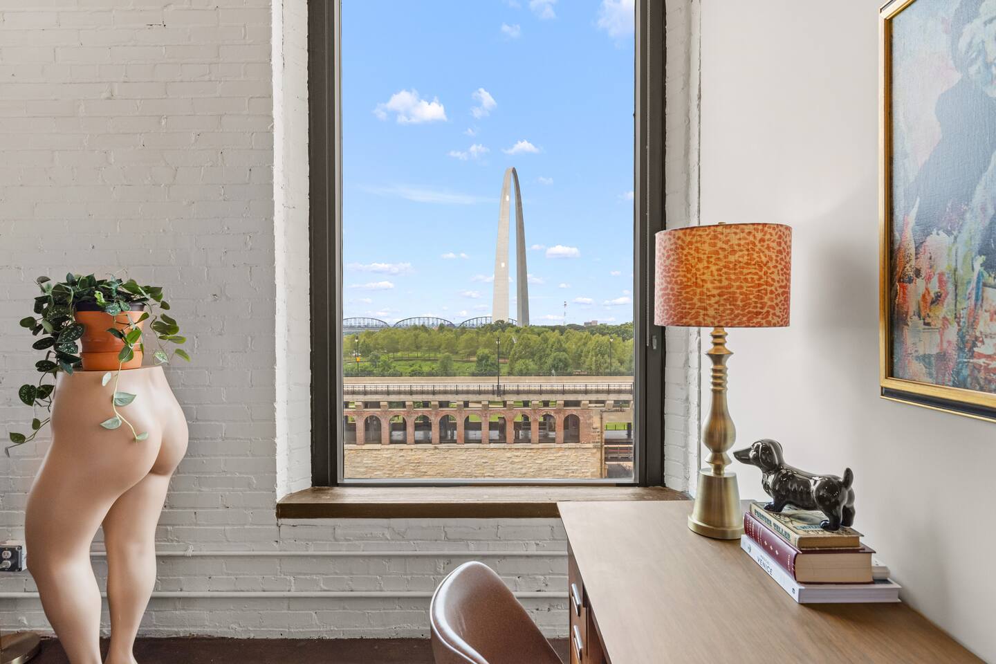 Dreamy Art Loft • Epic Arch View • Riverfront - Apartment