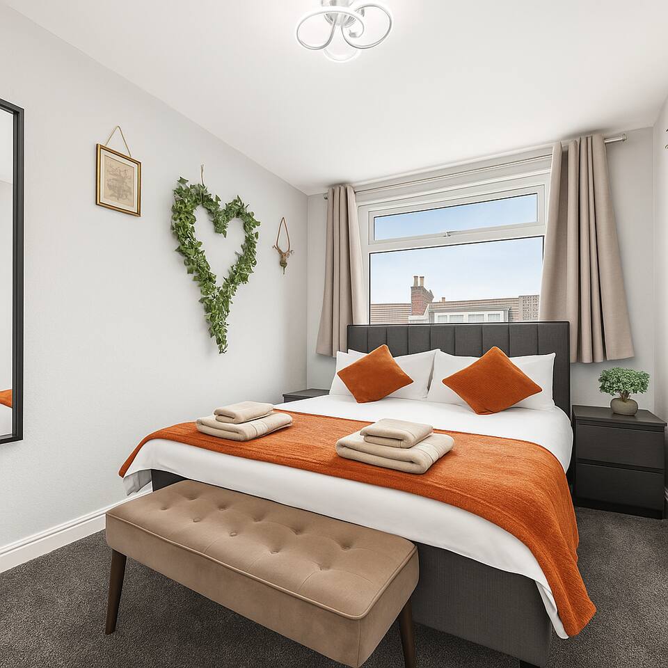 Leeds 2BR Cozy Stay | Near St James + Free Parking