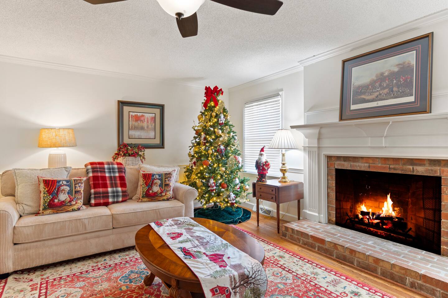 Spacious | Sunroom | 9 Acres | Near Wedding Venues