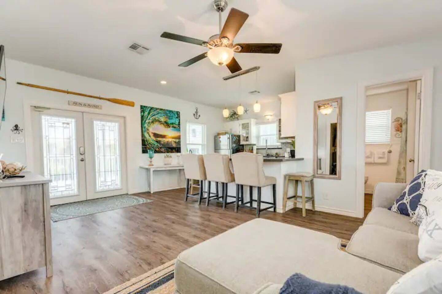 Cozy 2-Bed Beach House - Family and pet friendly