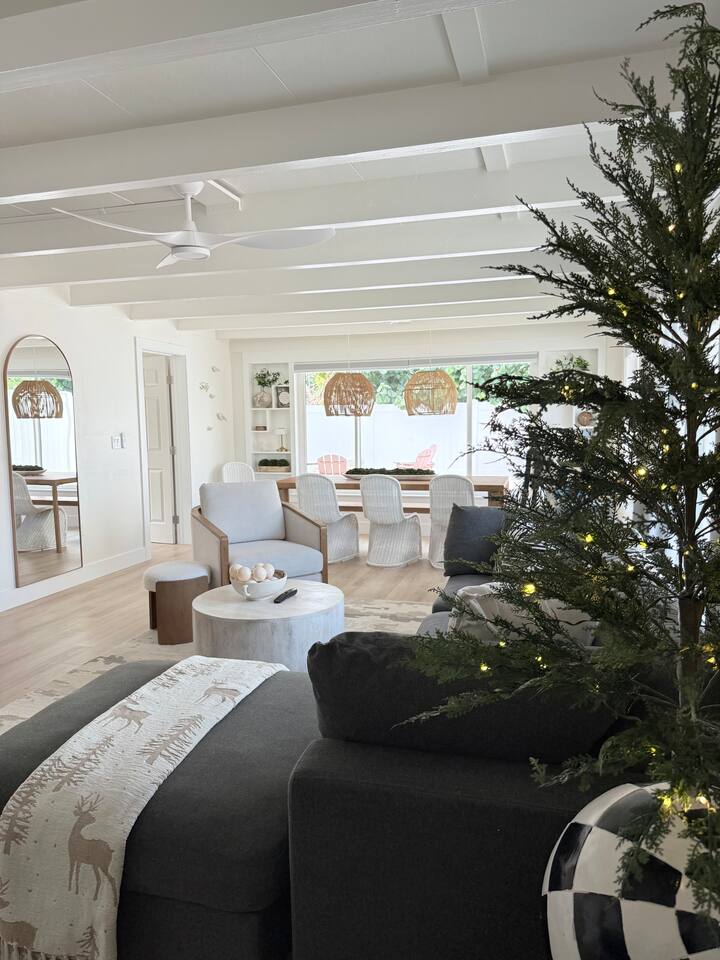 Family Beachside Retreat at The Salty Surfer