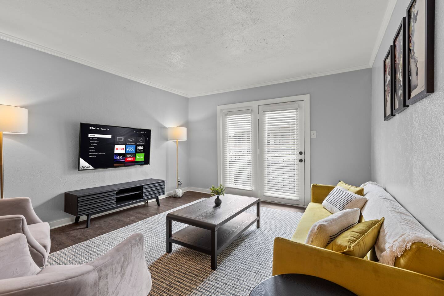 Cozy Modern King Bed | Near Airport & Downtown - Apartment