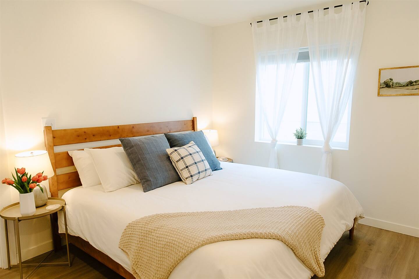 Cozy Downtown Havens - 2