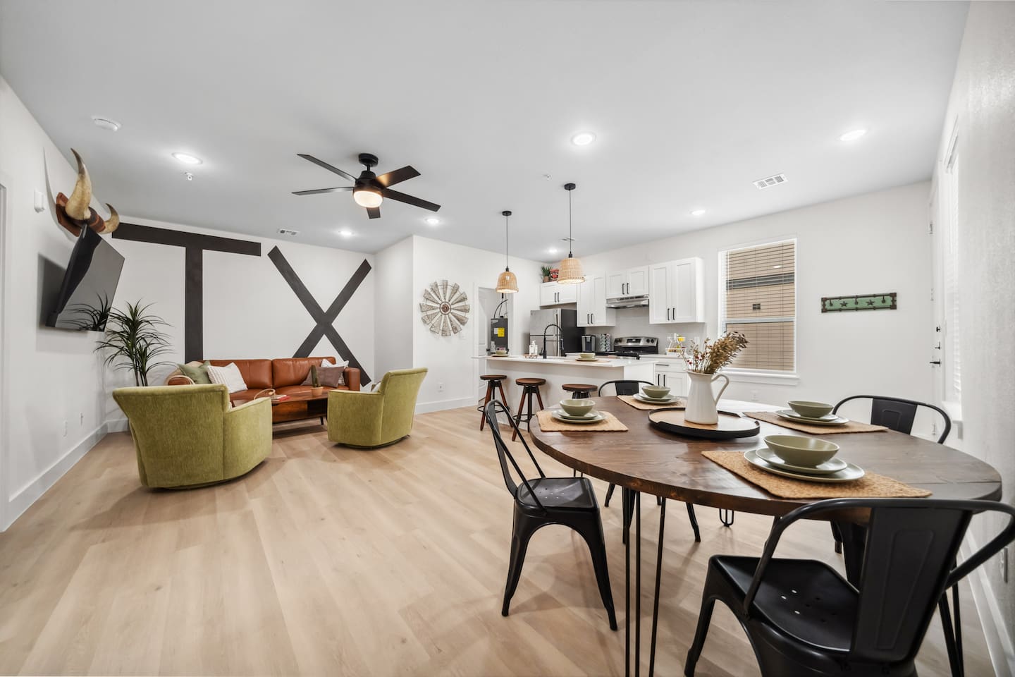 Gated Parking, Near Downtown, Museums, Bayou Trail