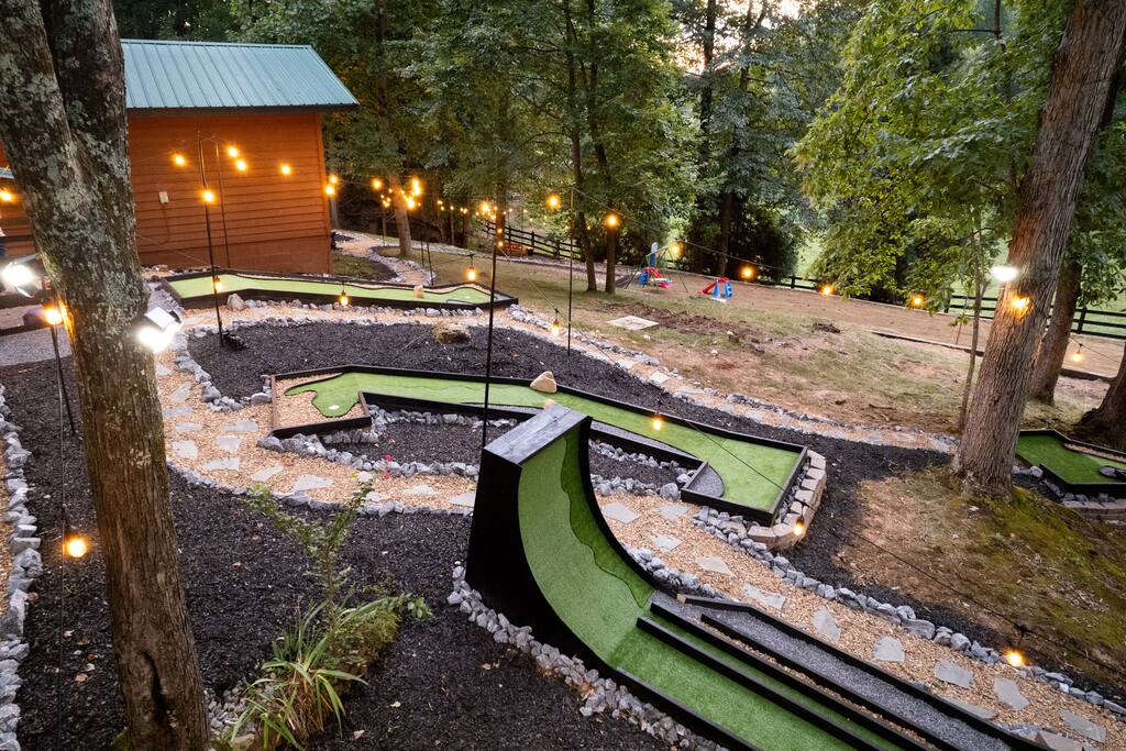 Epic Family Getaway! Mini Golf! Arcade & Theater!