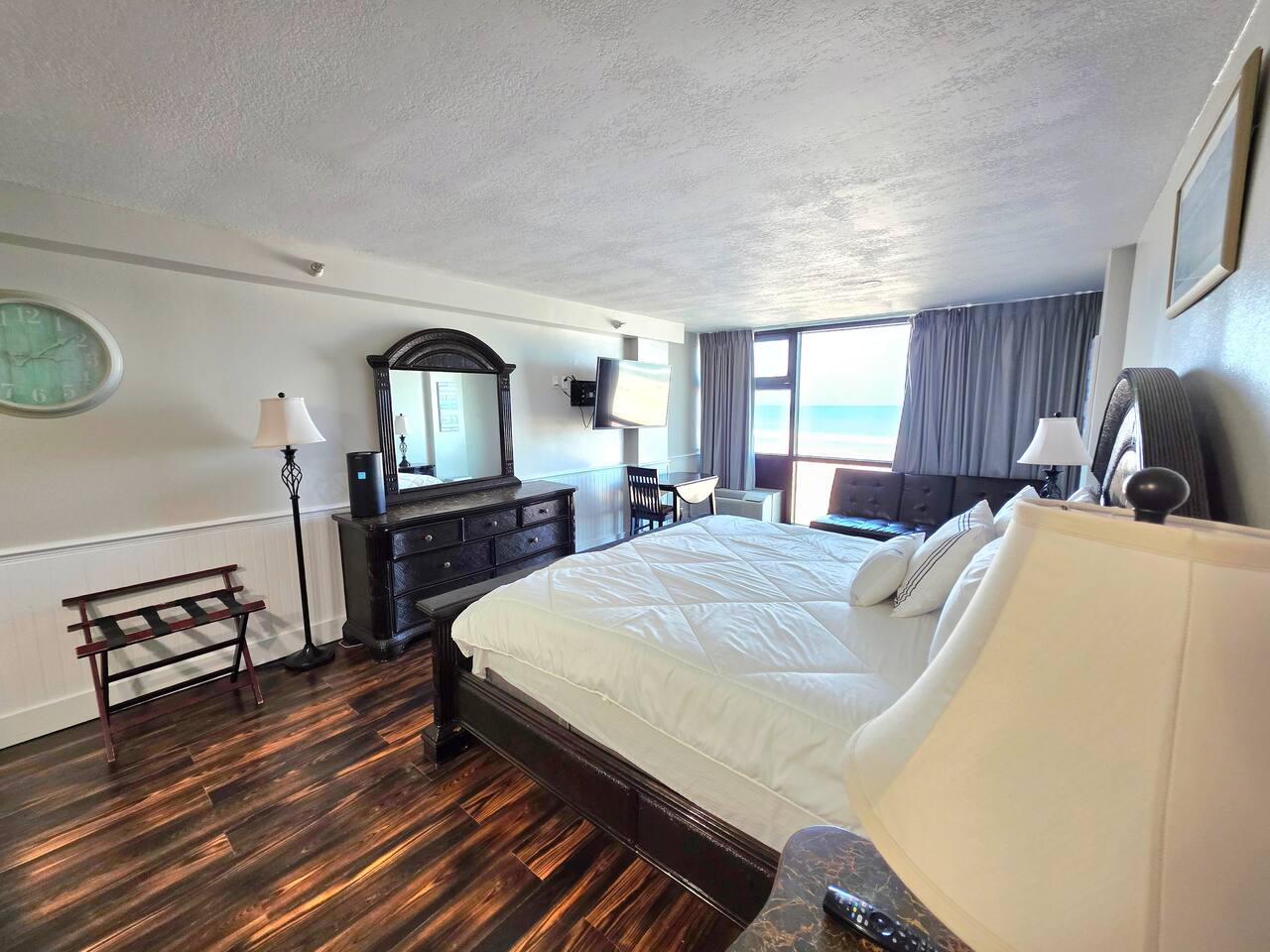 Beachfront Studio fit for a King