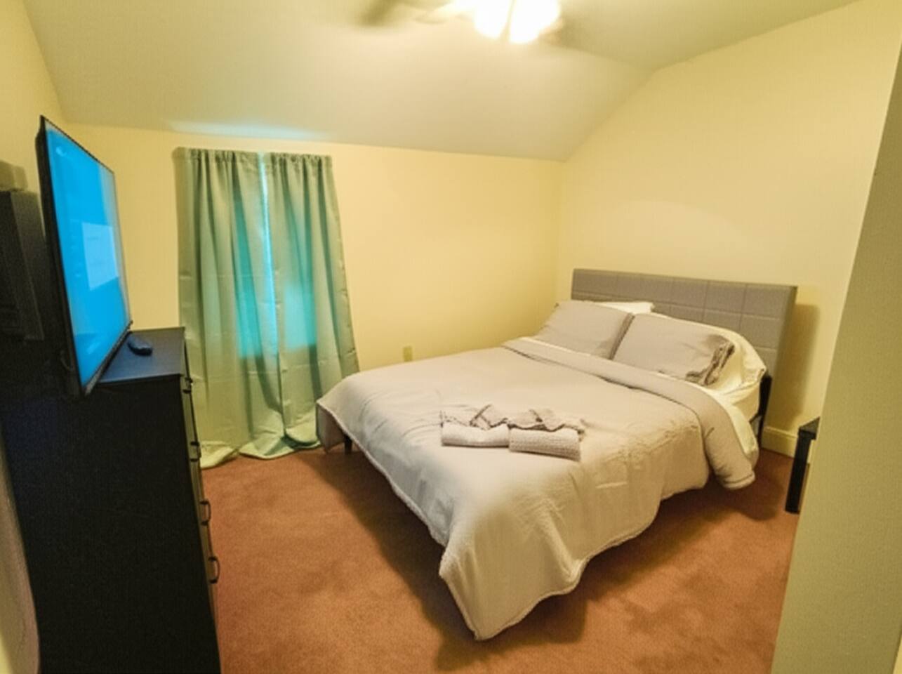 Downtown Hawley Stay | Near Lake & Adventure