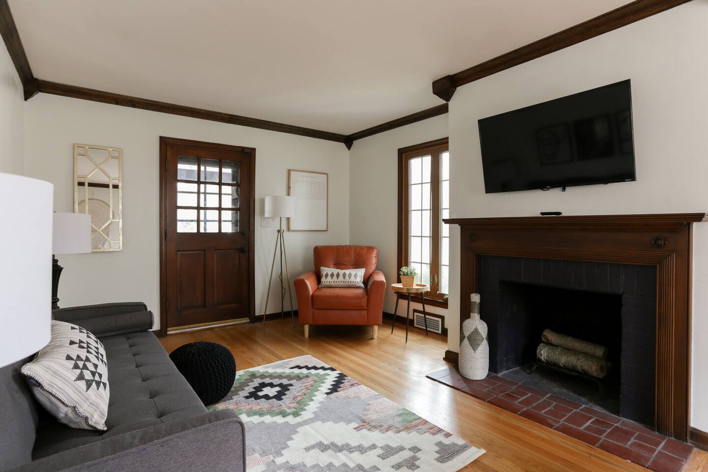 Perfectly Located Bungalow with Work Space!