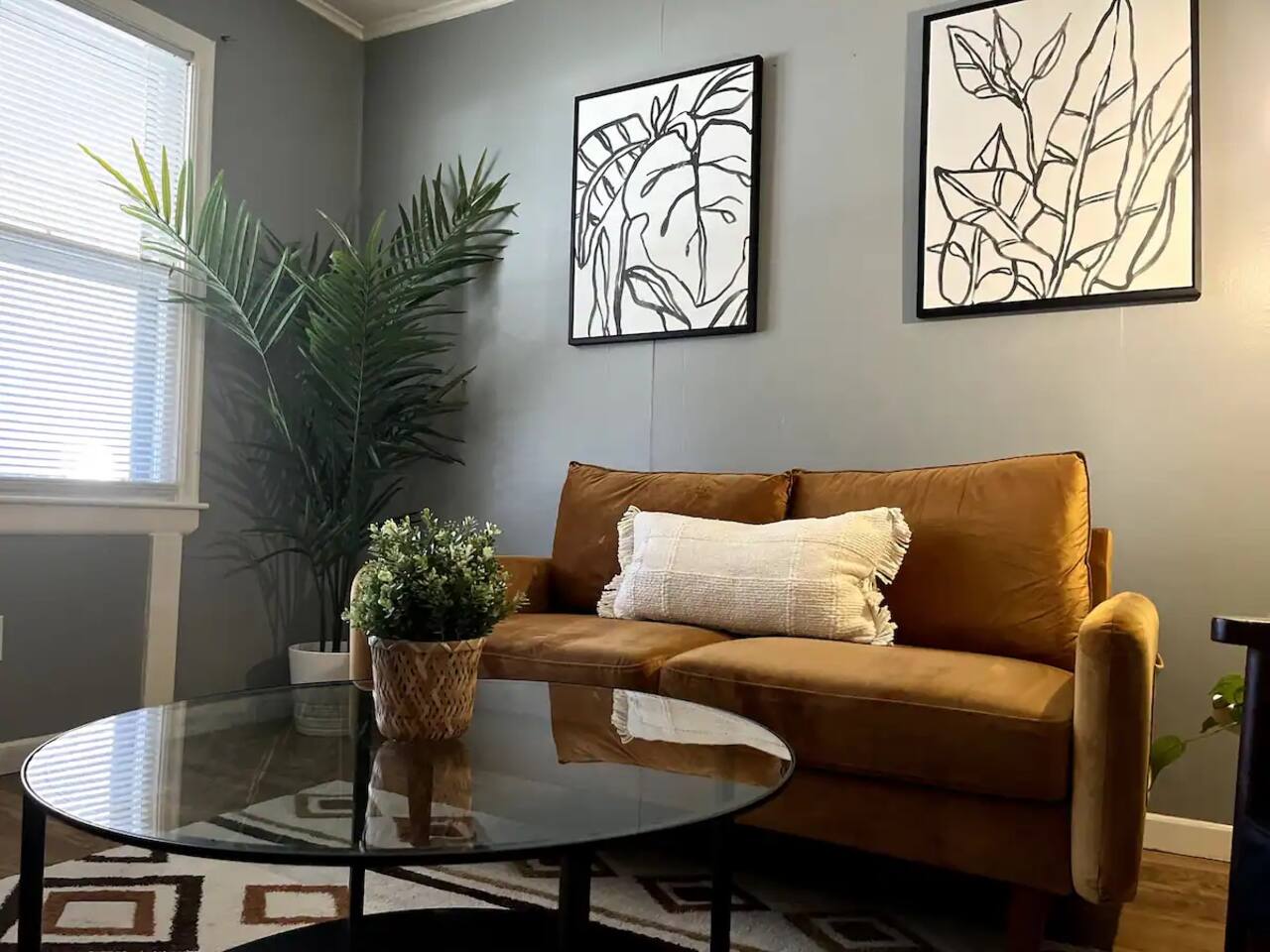 Charming 2 Bedroom Home In Blue Springs!