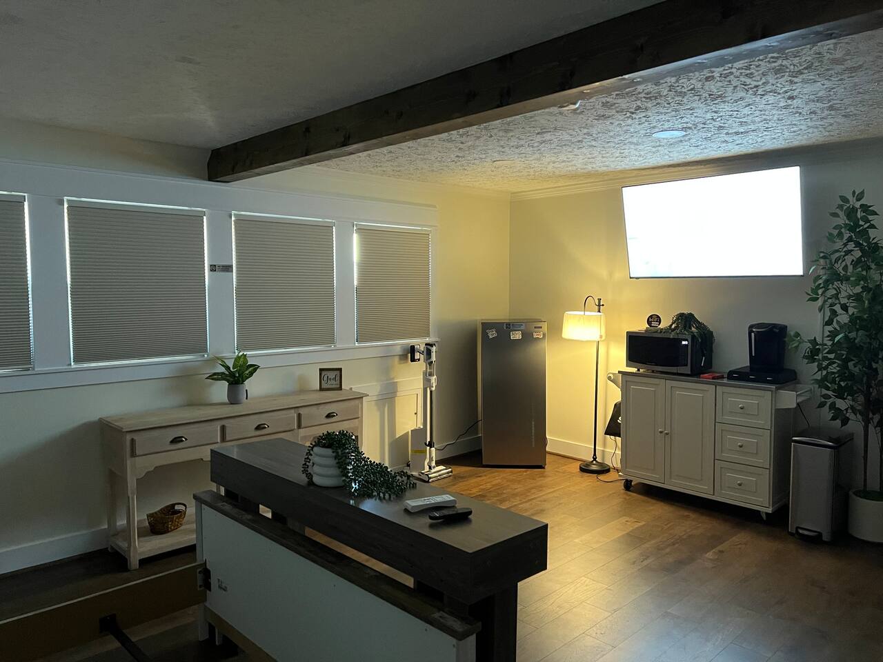 1 Modern Studio Overlooking Downtown.