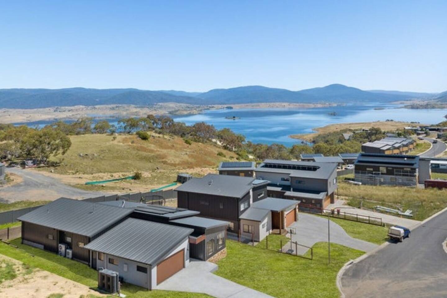 Ping Pong • Patio w BBQ • Secure Garage • WiFi