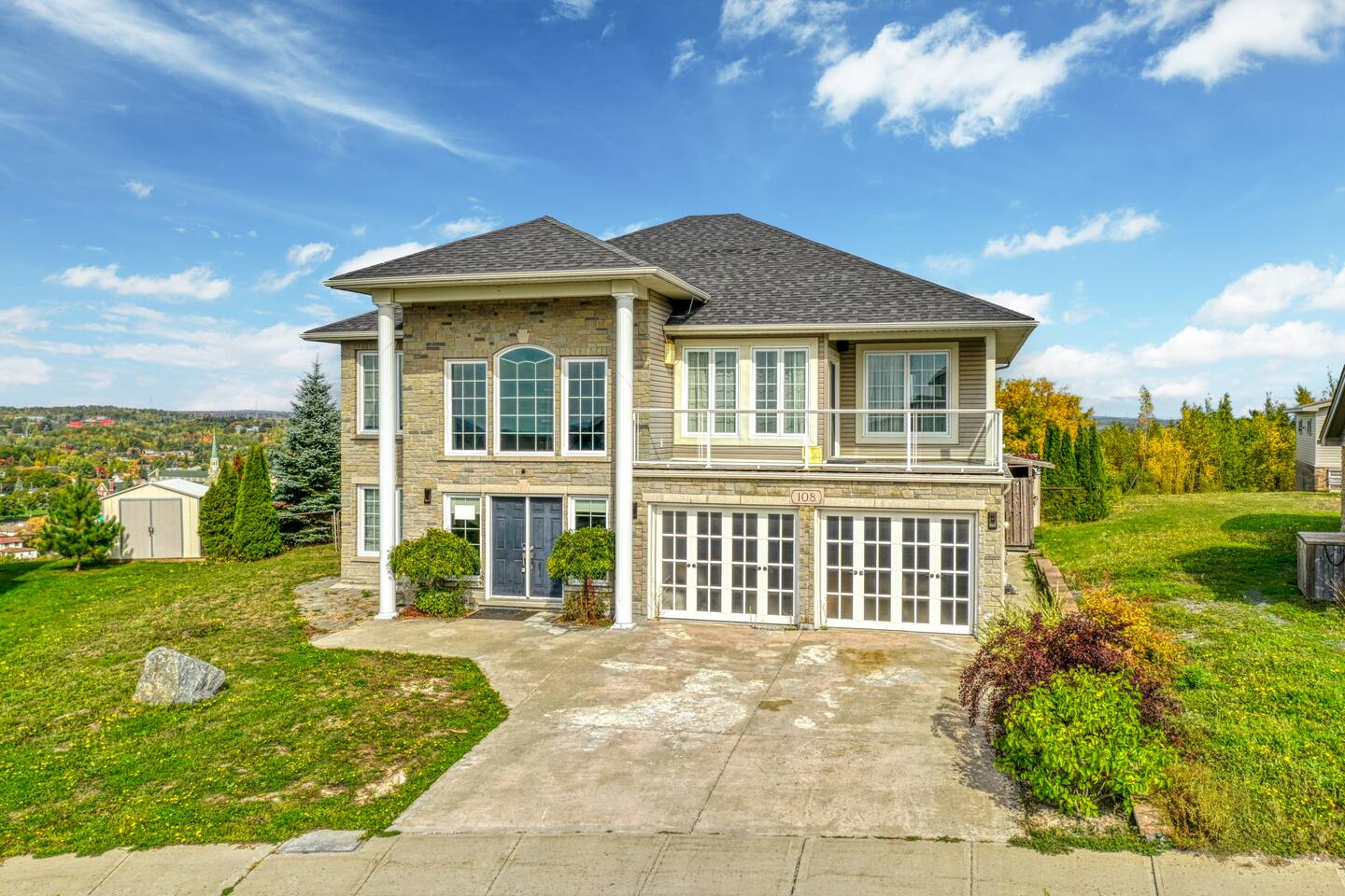 Stunning Estate Home with Hot Tub & Sunset Views