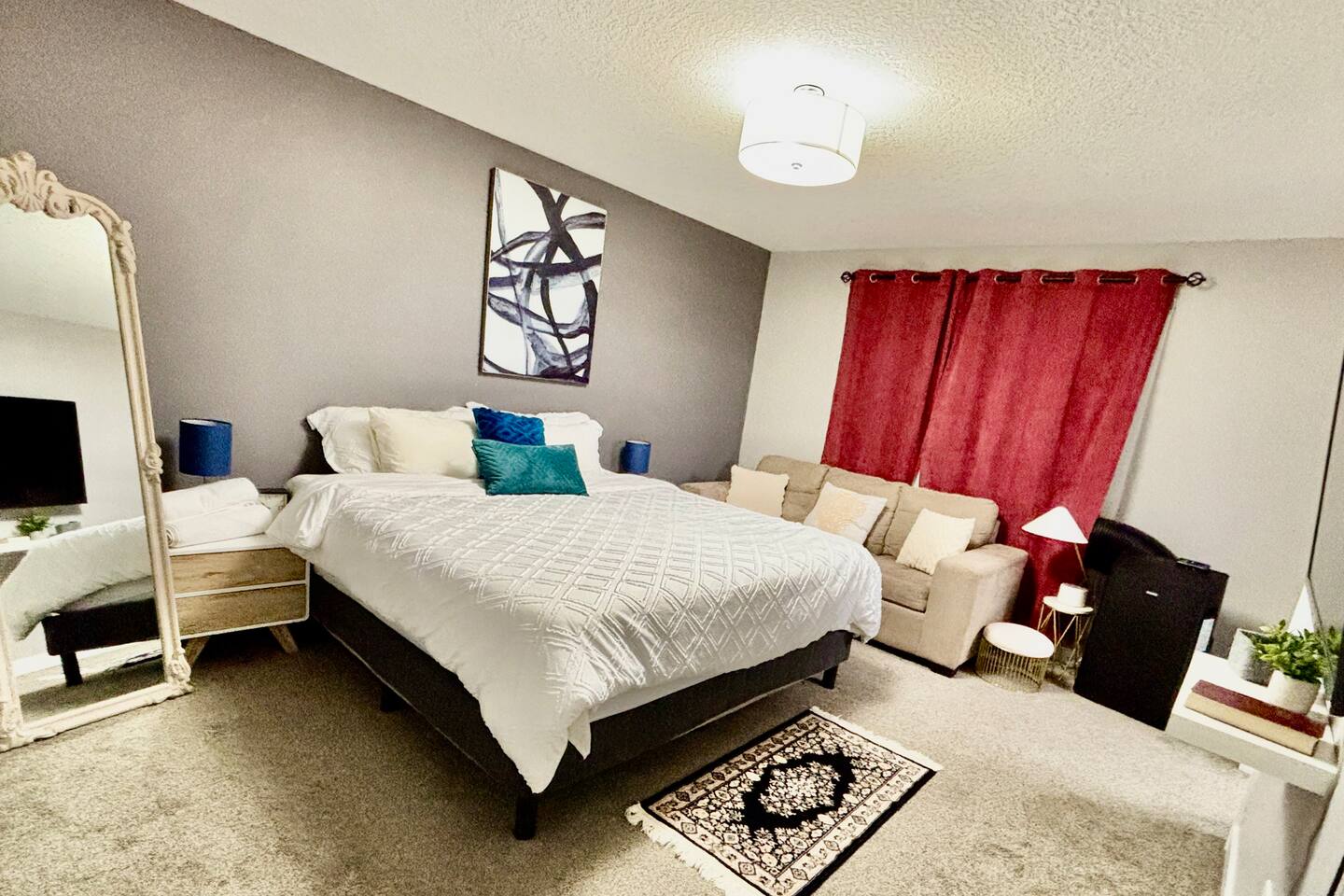 Huge House/Sleeps 8/2 King Beds/2.5 Bath/2 Car Grg