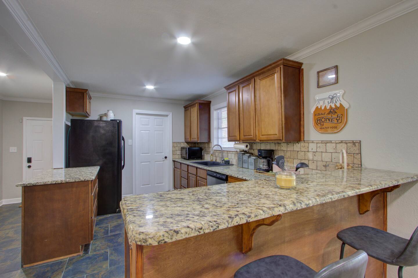 King Bed-Covered Patio-2 Bath