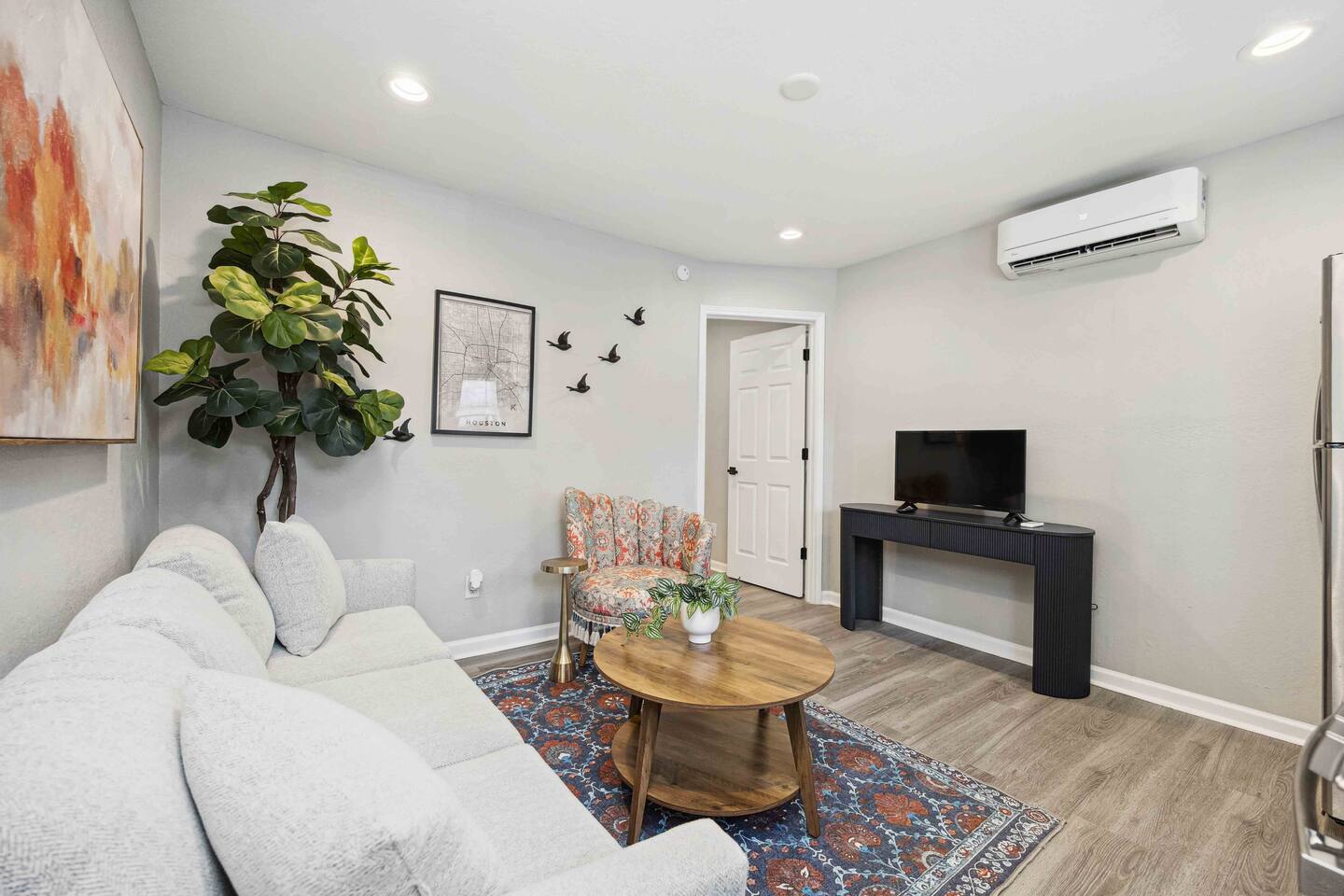 Heart of Houston • Walk to the Heights & More! - Apartment